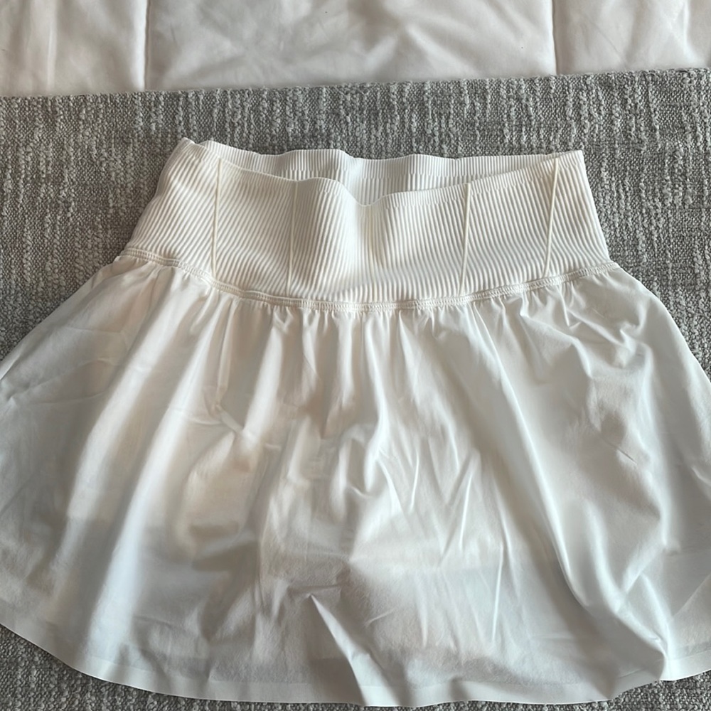 brand new white aerie skirt!!